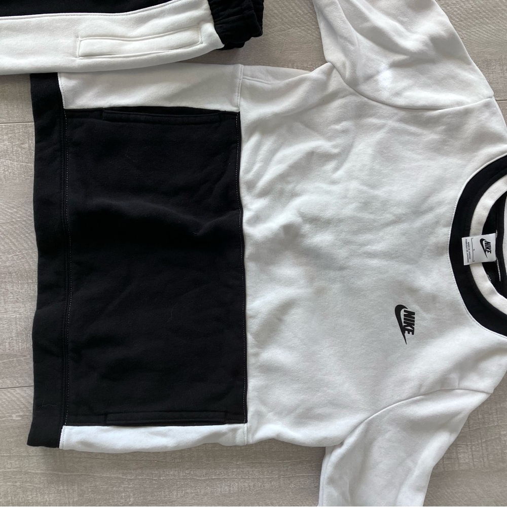 Nike Monochrome Logo Tee sweat shirt and pants both youth medium